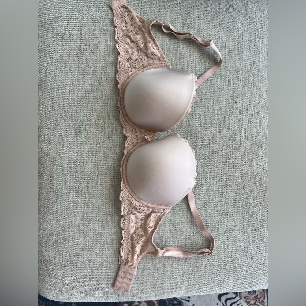 Victoria’s Secret Nude Bra 32DDD